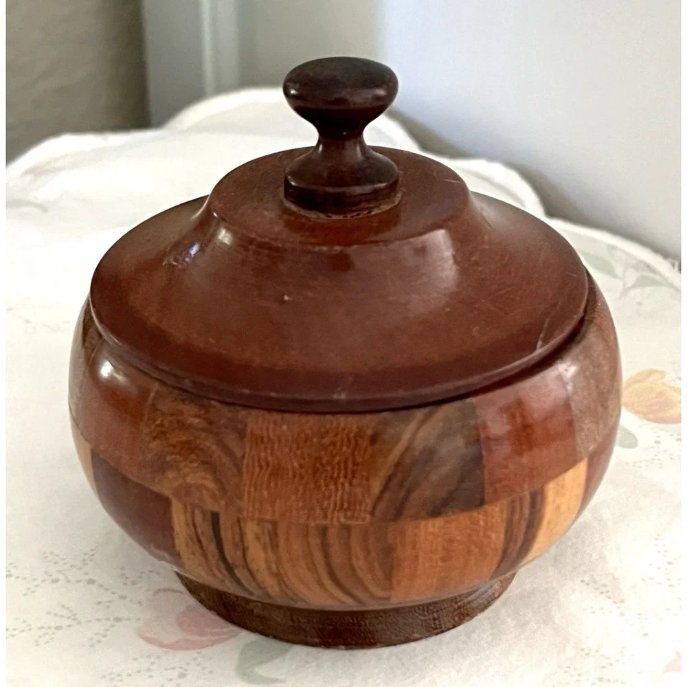 Vtg Nicaragua Mixed Wood Sugar Bowl with Tight Lid Handmade 3" x 3.75" - Picture 10 of 12